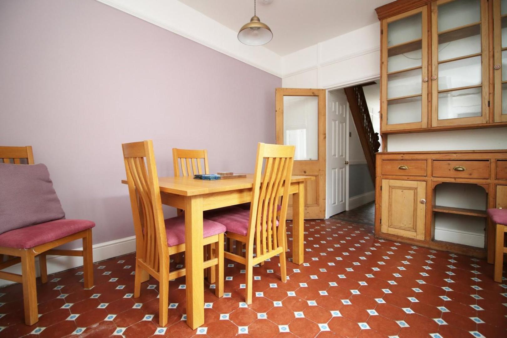 Quiet And Spacious 3 Bedroom Кардиф Екстериор снимка